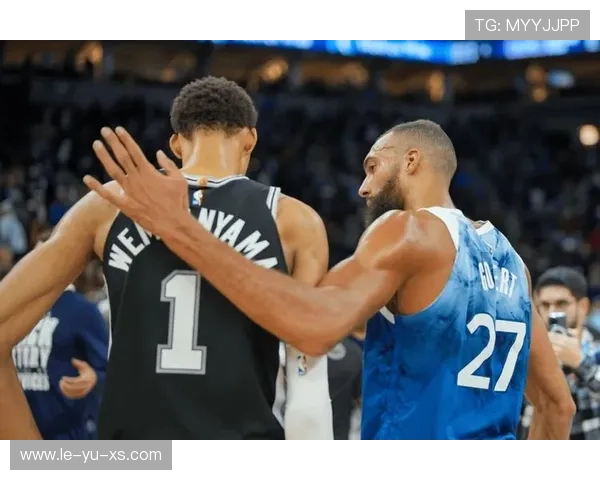 鲁迪·戈贝尔领衔防守效率榜,继续巩固顶级防守者地位 鲁迪·戈贝尔领衔防守效率榜,继续巩固顶级防守者地位