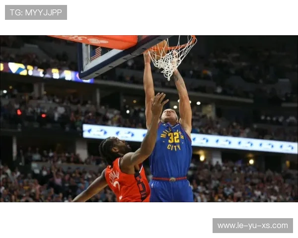 戈登季后赛暴扣震撼全场，展现超强爆发力！